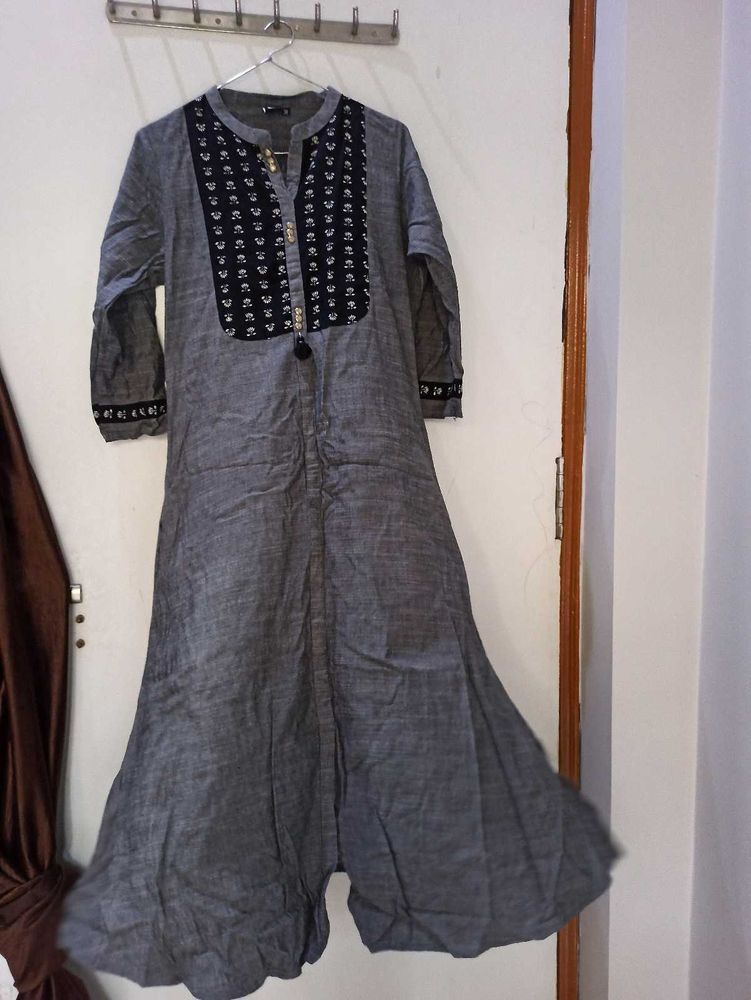 Gray Embroidered Detail Kurta