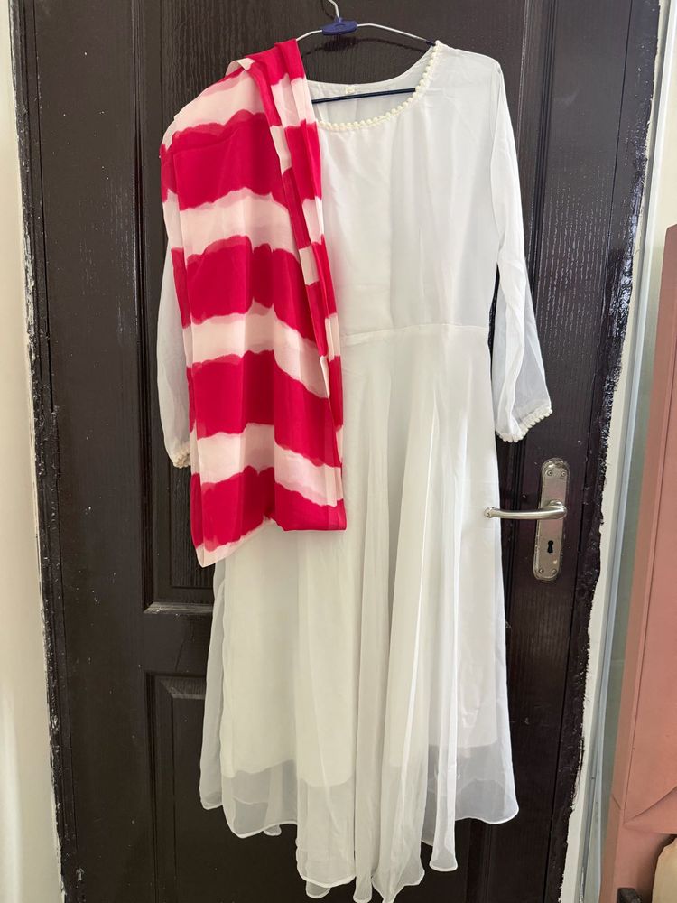 Elegant White Kurta Set with Dupatta