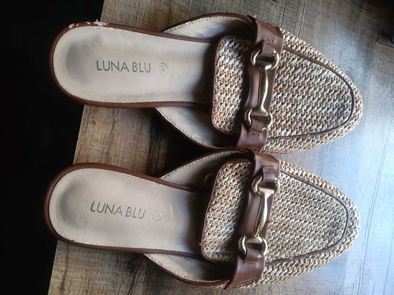 Luna Blu Woven Mule Slides