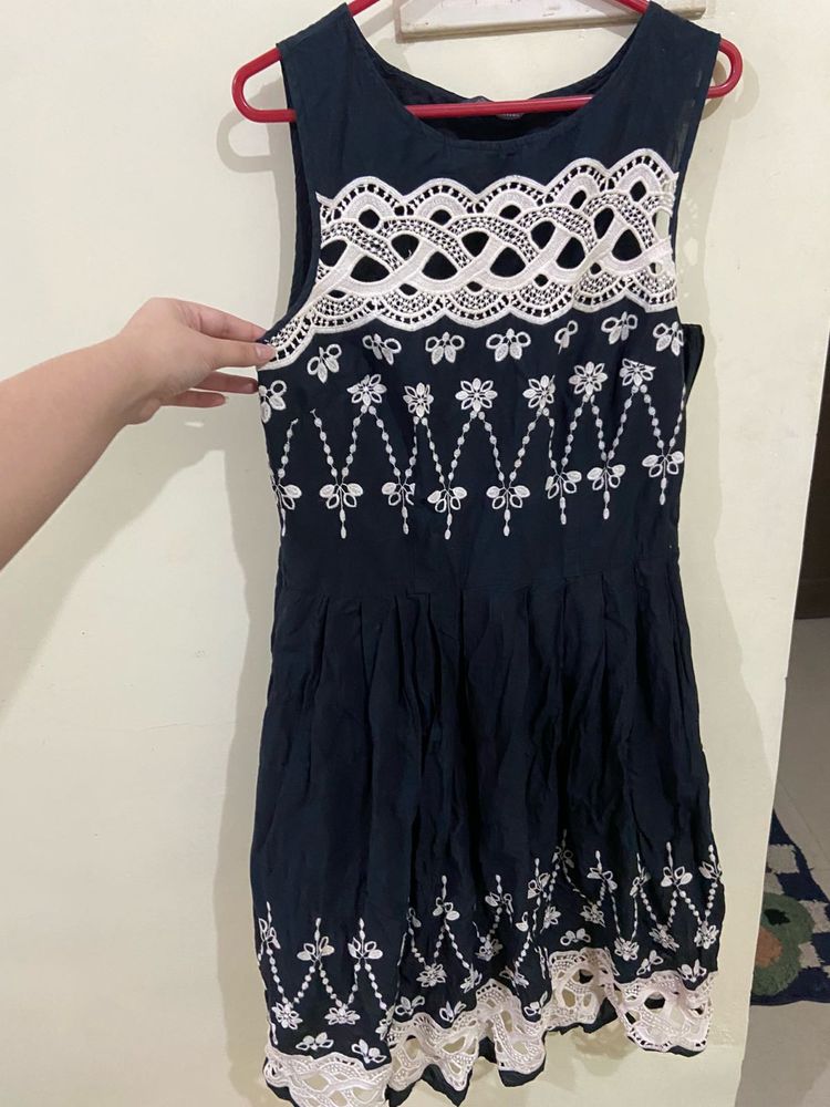 Sleeveless Lace Dress
