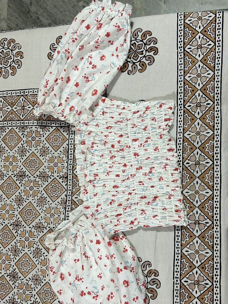 Beautiful strechable crop top✨