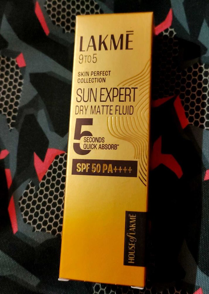 Lakme 9to5 Sunscreen Sun Expert Matte