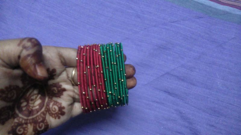 Thread Bangles - Red and Green
