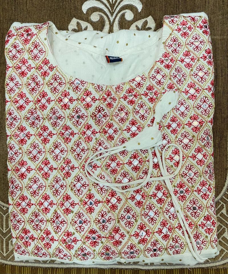 Beautiful White And Pink Kurta