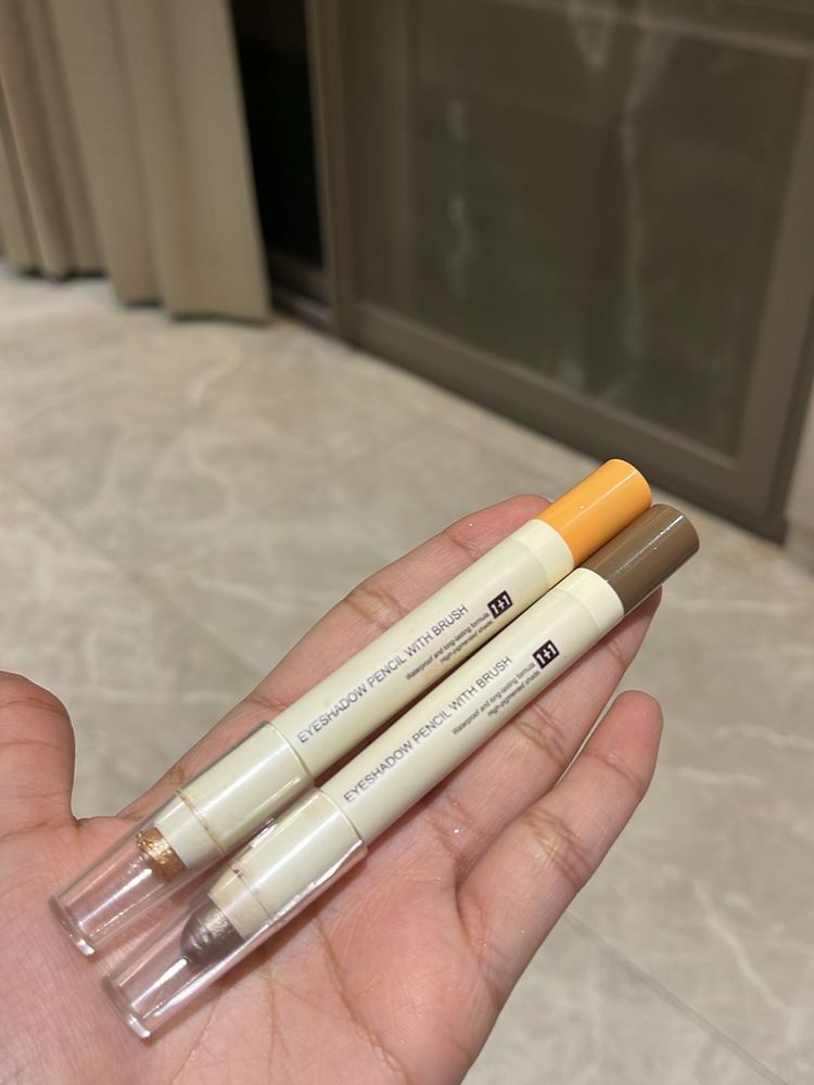 Miniso Eyeshadow Pencil With Brush - Set Of 2