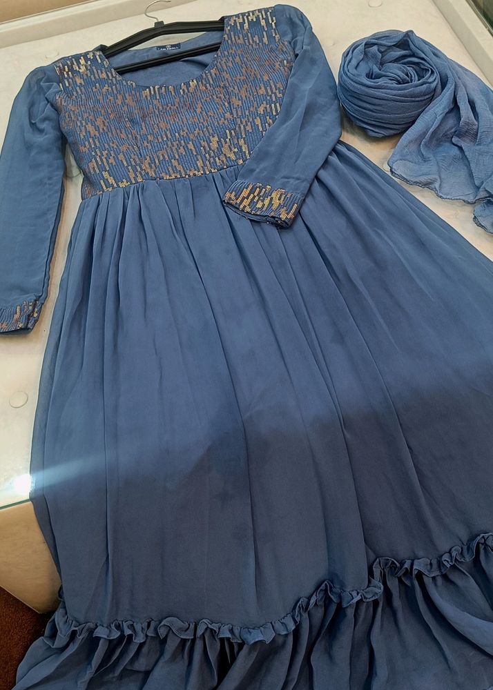 Beautiful Sequence Gown 💙
