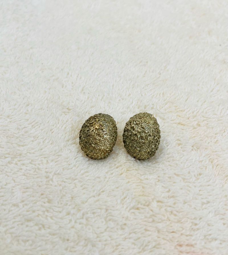 Antique golden Polished Studs