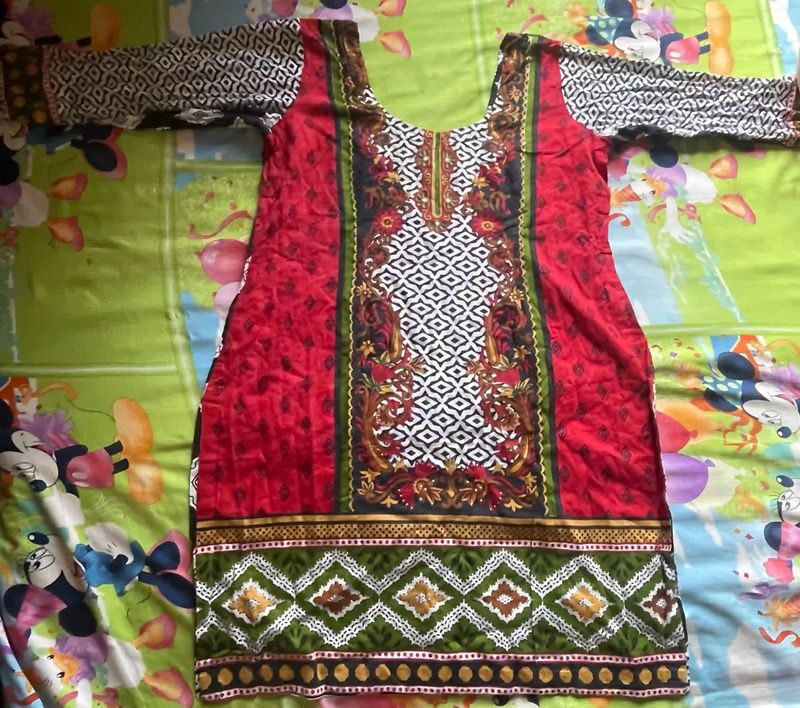 🌹 लाल कुर्ती में बिखेरें अपनी खूबसूरती का जादू