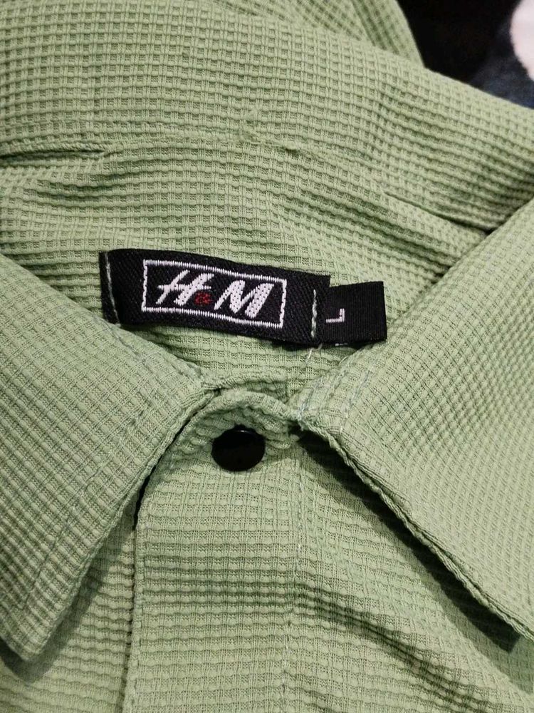 H&amp;M T-shirt