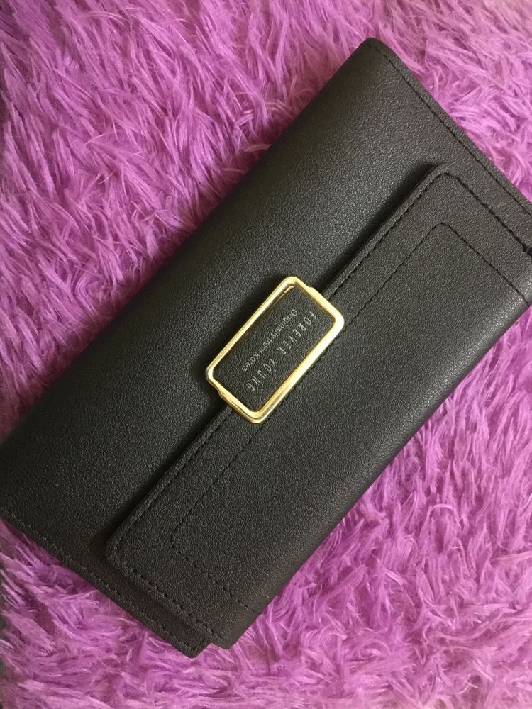 Women’s black wallet