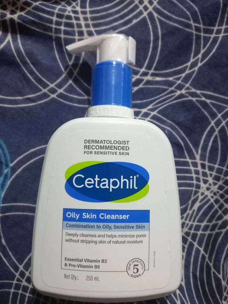 Cetaphil oily skin cleaser