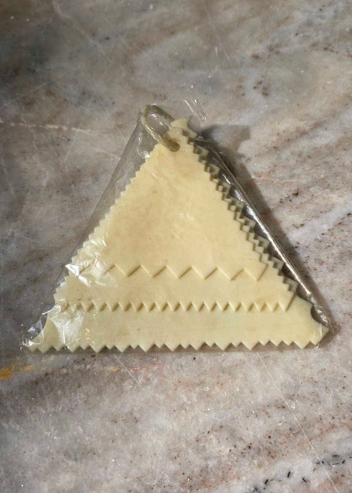 3 Pcs Triangle Scrapper Set cake making supplies
