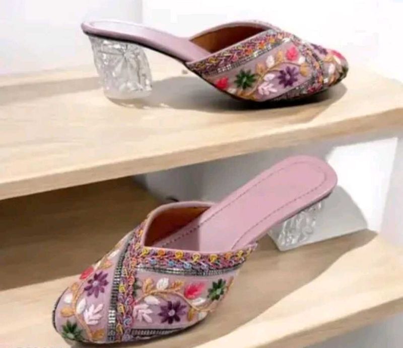 🆕 🆕 Embroidered Heel Mules⛸️