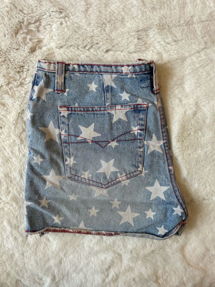Star Shorts
