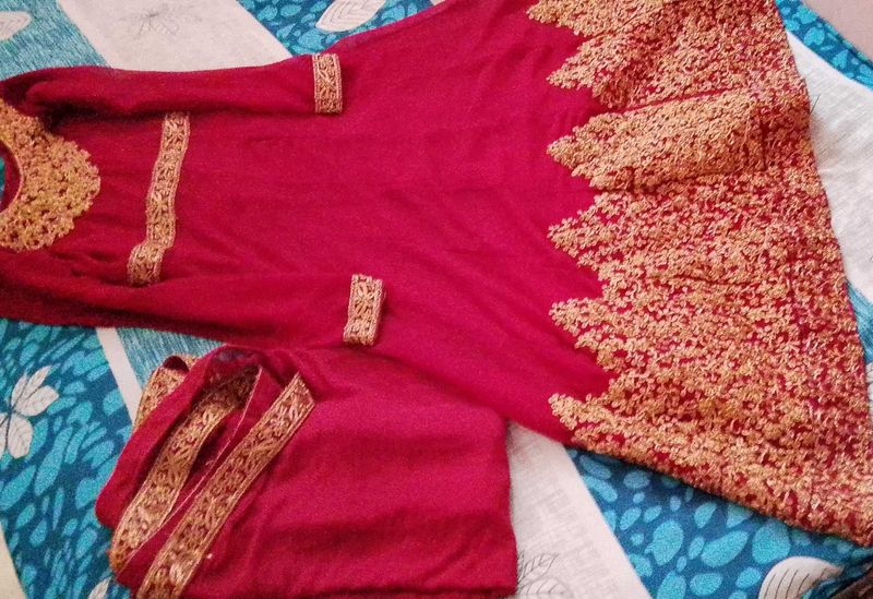 Elegant Ethnic gown with dupatta
