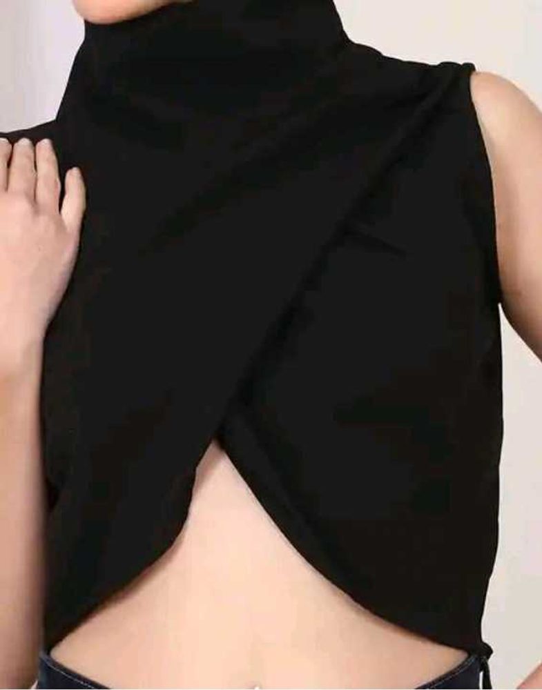 Chic Black Sleeveless Crop Top 2