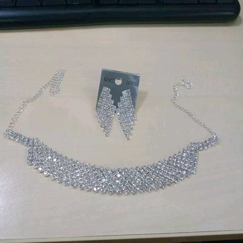 Stone necklace set