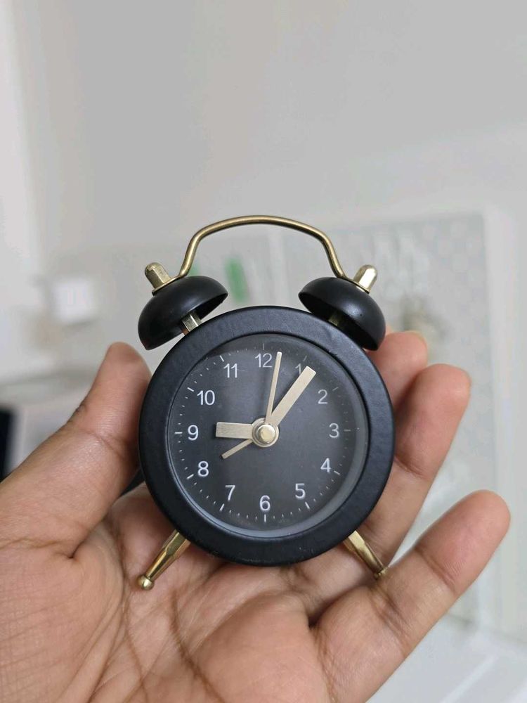 Home Centre Mini Watch Showpiece