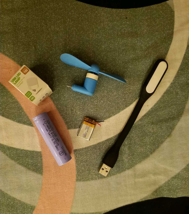 Set of Mini Gadgets - Lights | Fan | Batteries