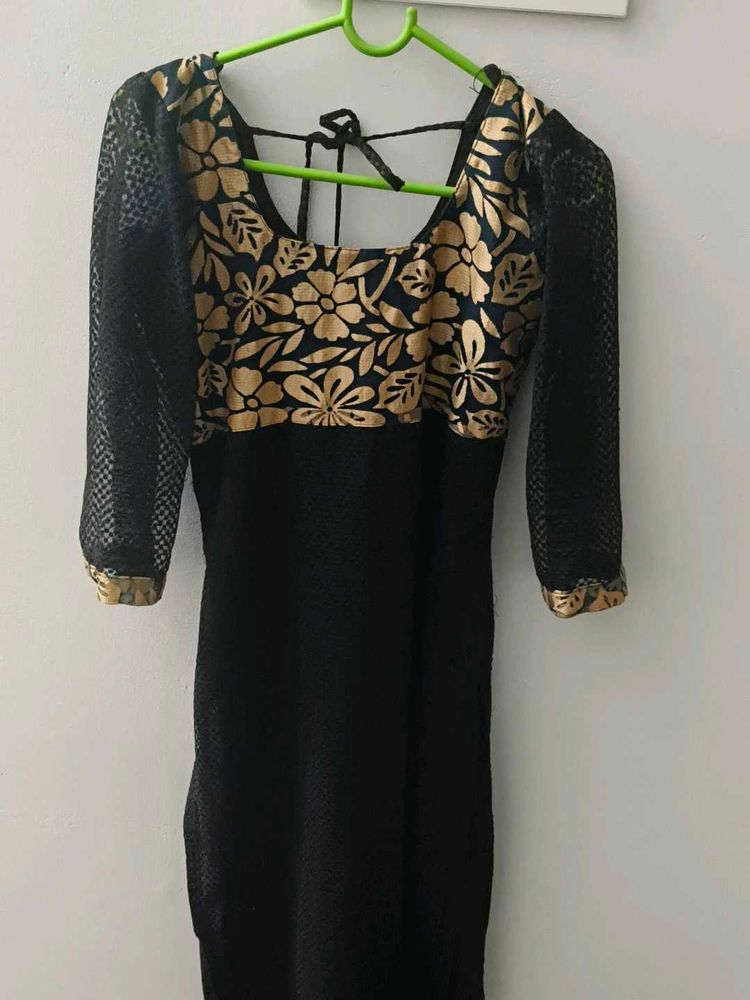 Elegant Black &amp; Gold Kurta