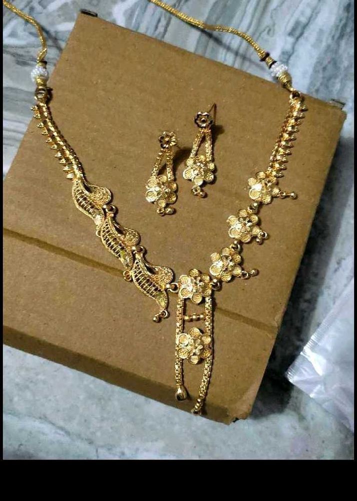 Jwellery Set With Earning Golden Polish New