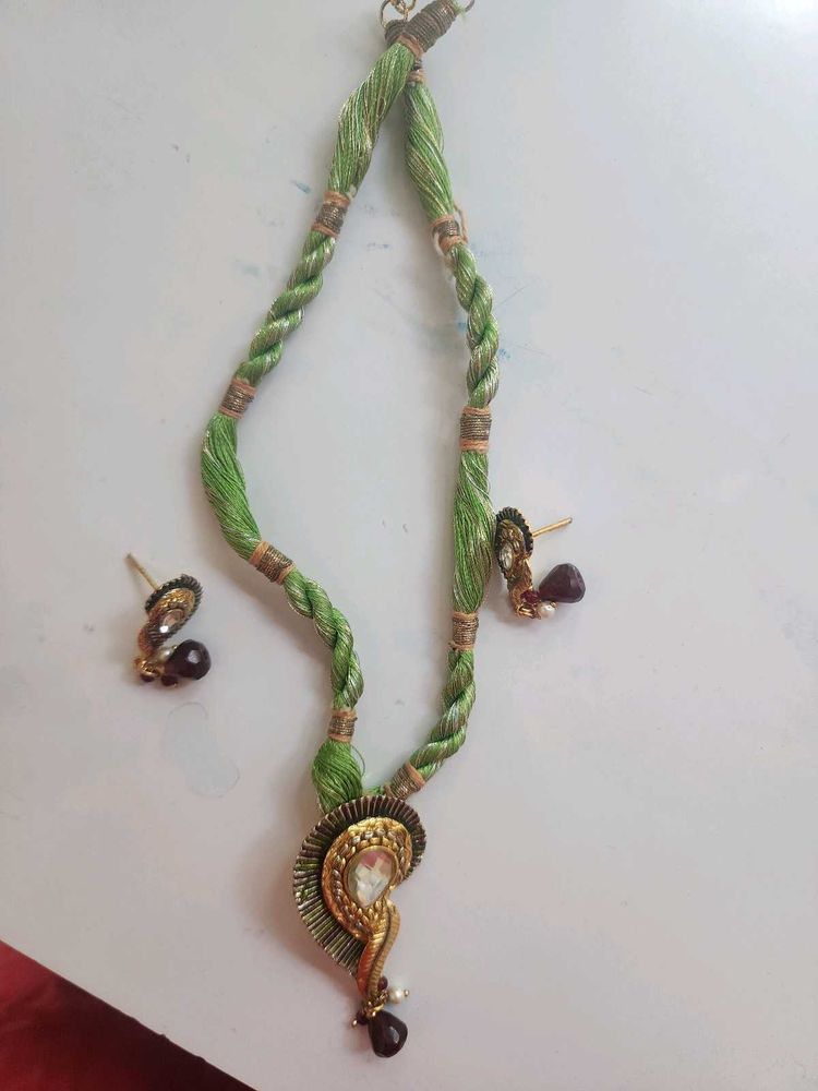 Pendent And Earings With Dori.