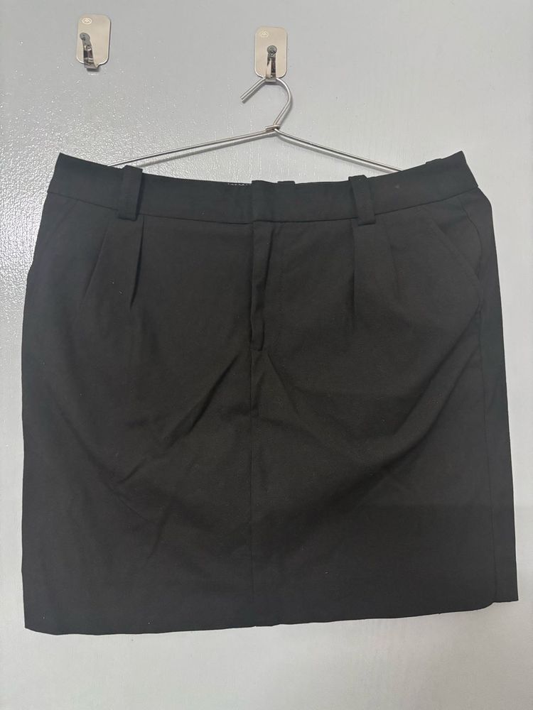 Classic Black Mini Skirt