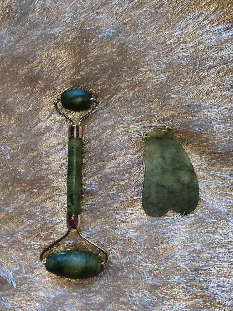 Jade Roller &amp; Gua Sha Set