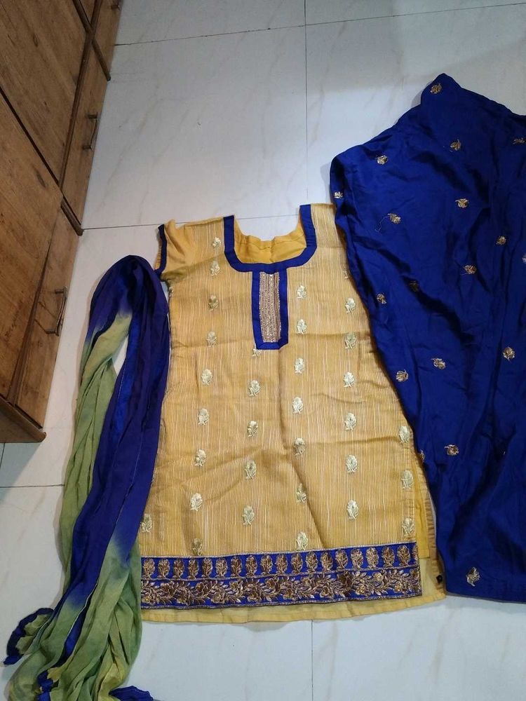 Ethnic Salwar Kameez Suit