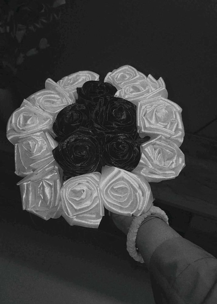 Unique Black &amp; White Rose Bouquet
