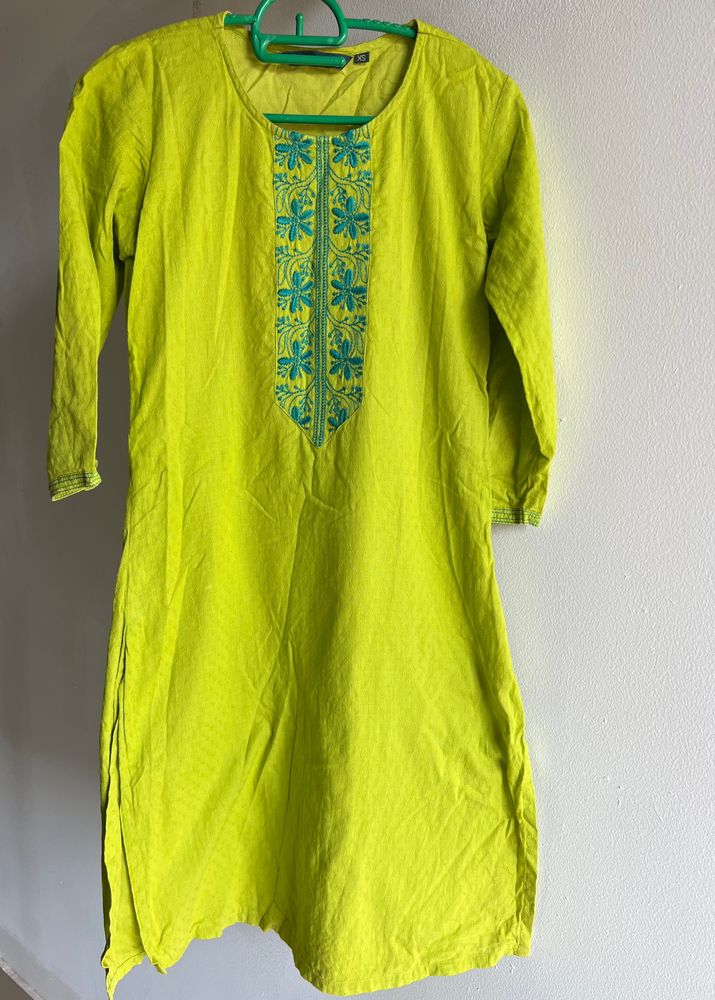 Avaasa Kurta