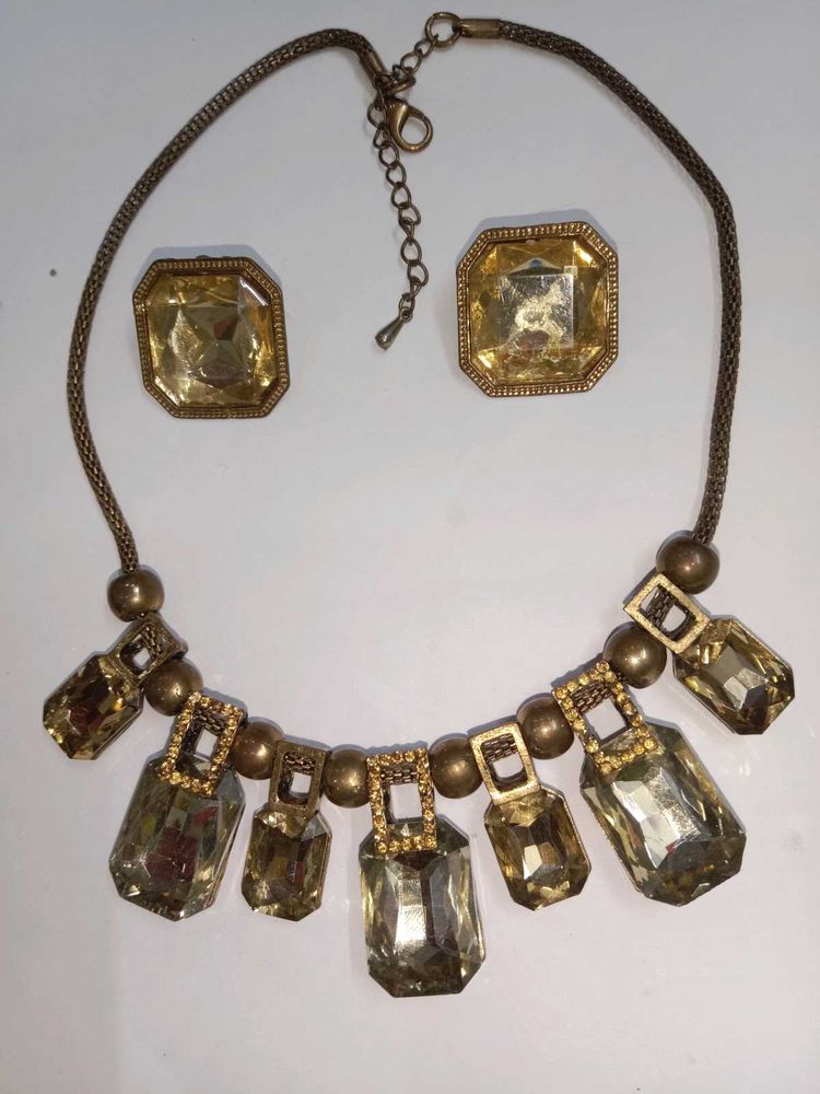 Vintage Gold-Tone Necklace &amp; Earring Set
