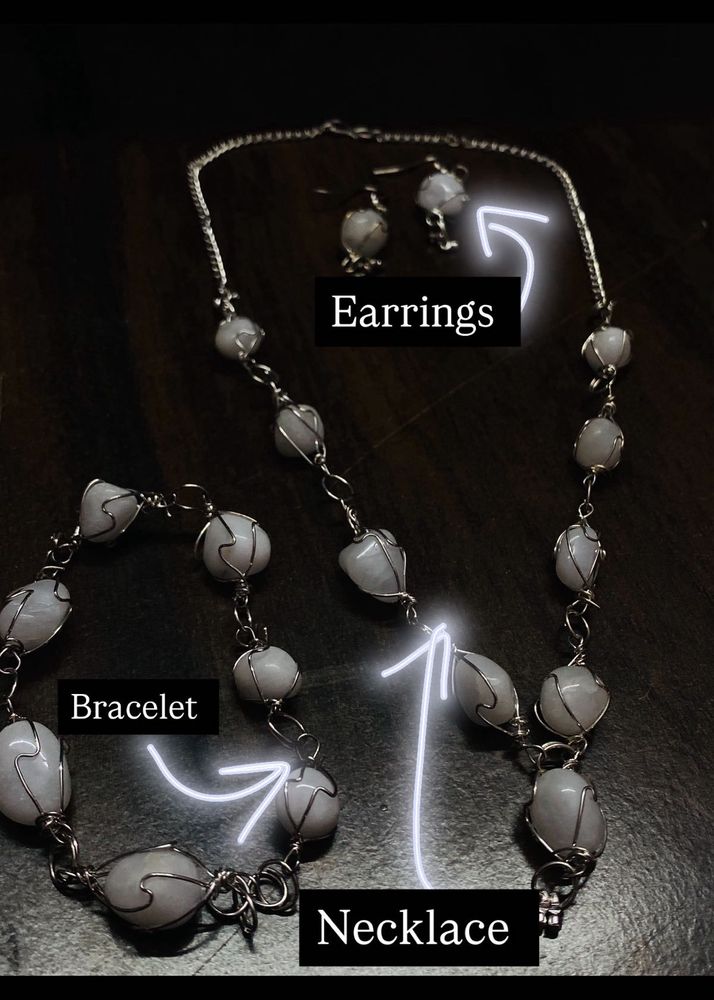 White Stone💎necklace