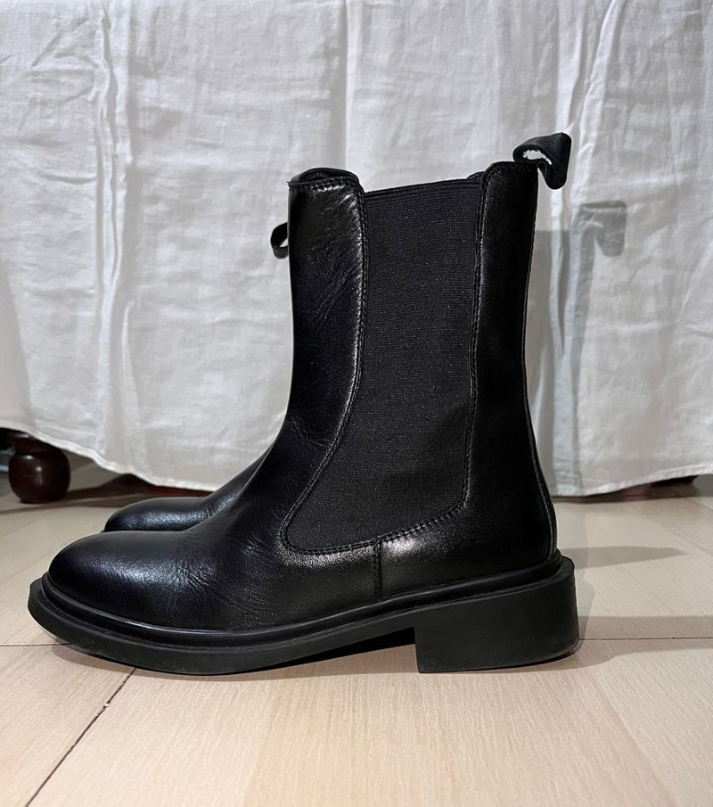 Black Leather Chelsea Boots