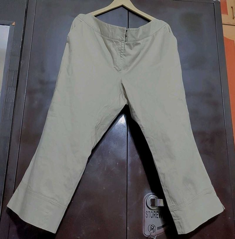 Khaki Color Capri For Girl Or Women 38 Waist