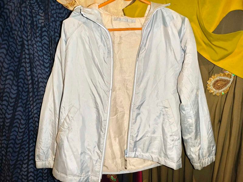 Stylish Light Gray Jacket Small Size