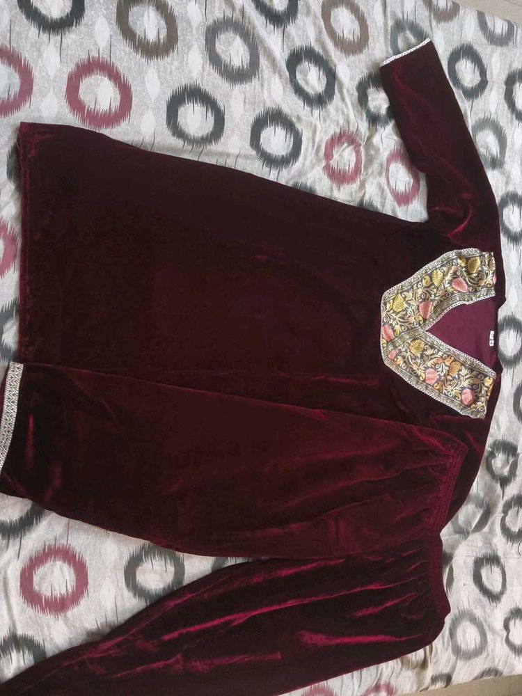 Elegant Maroon Velvet Kurta Set