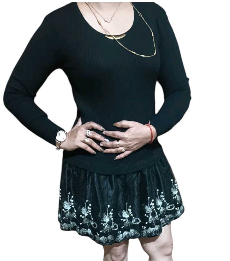 Mini Top Woolen And Net Design