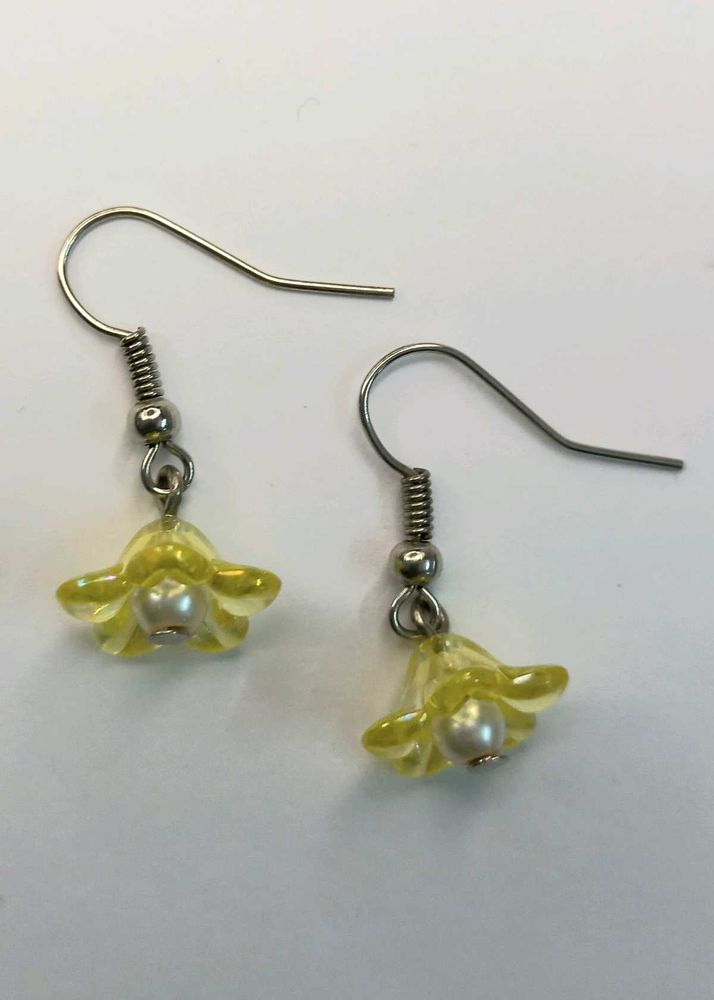 Handmade Beaded Flower Earrings - Yellow