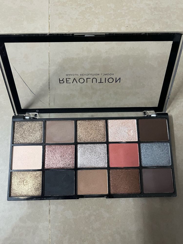 Makeup Revolution Eyeshadow Palette
