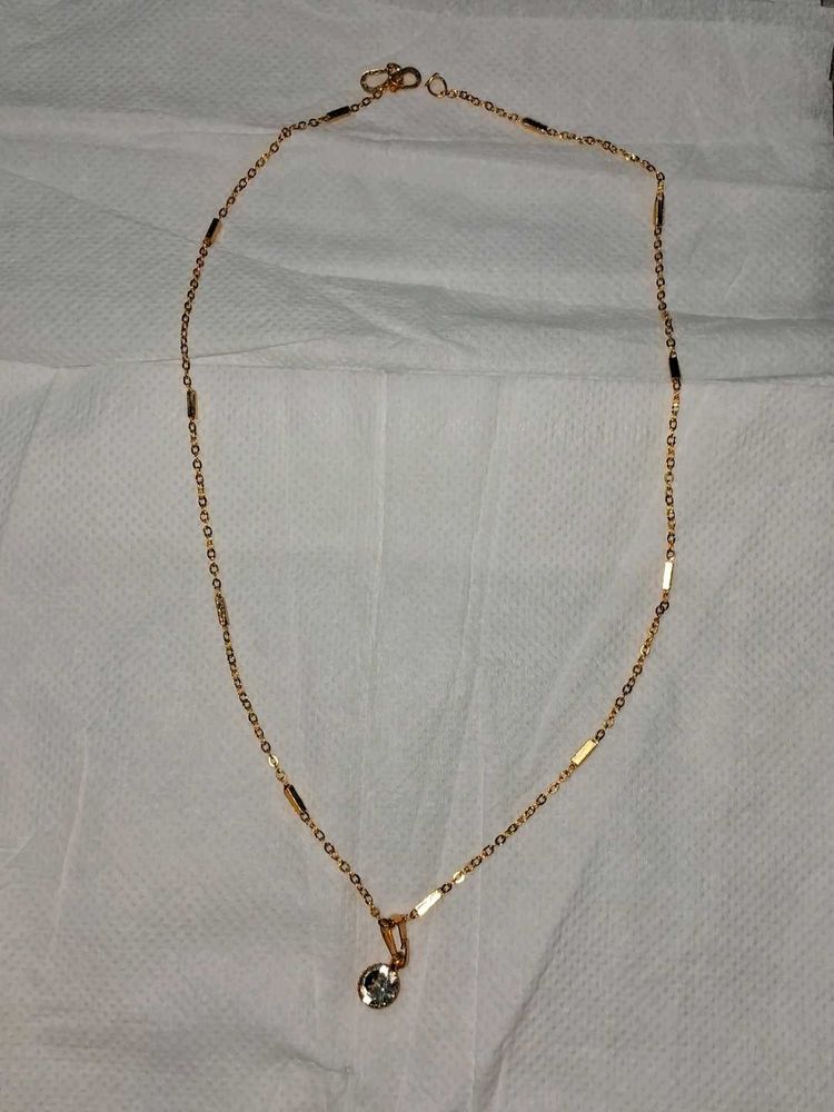 Gold Pendant Necklace