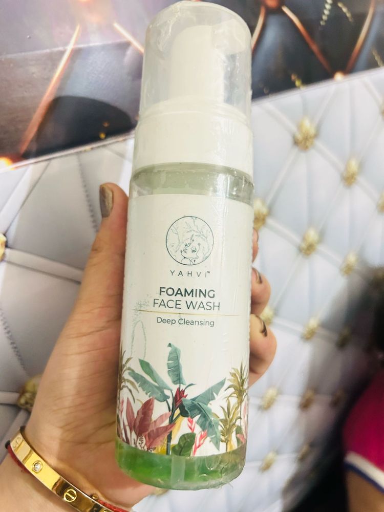 YAHVI Foaming Face Wash