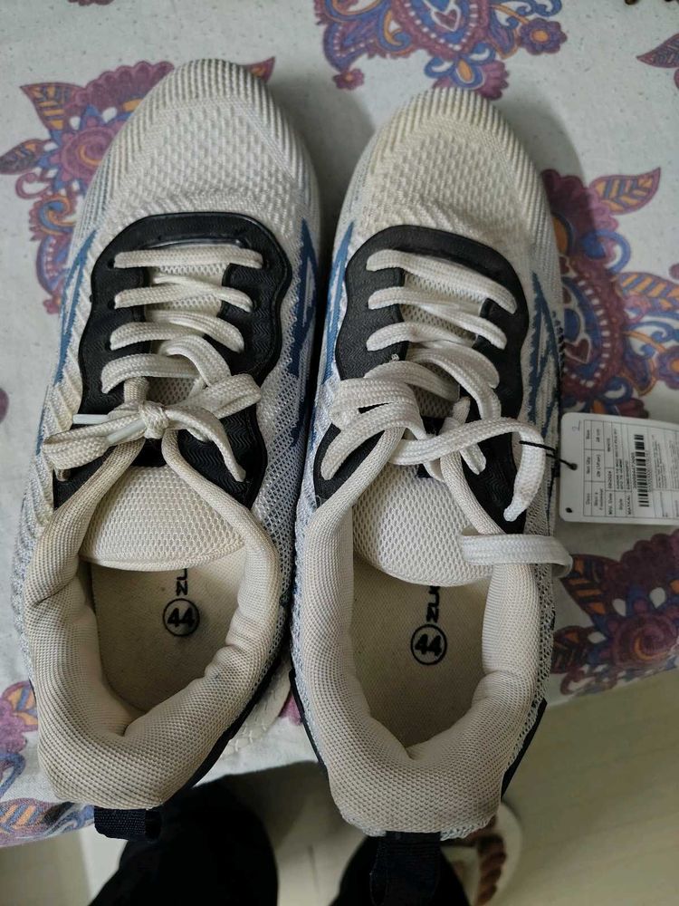 Comfortable White Sneakers