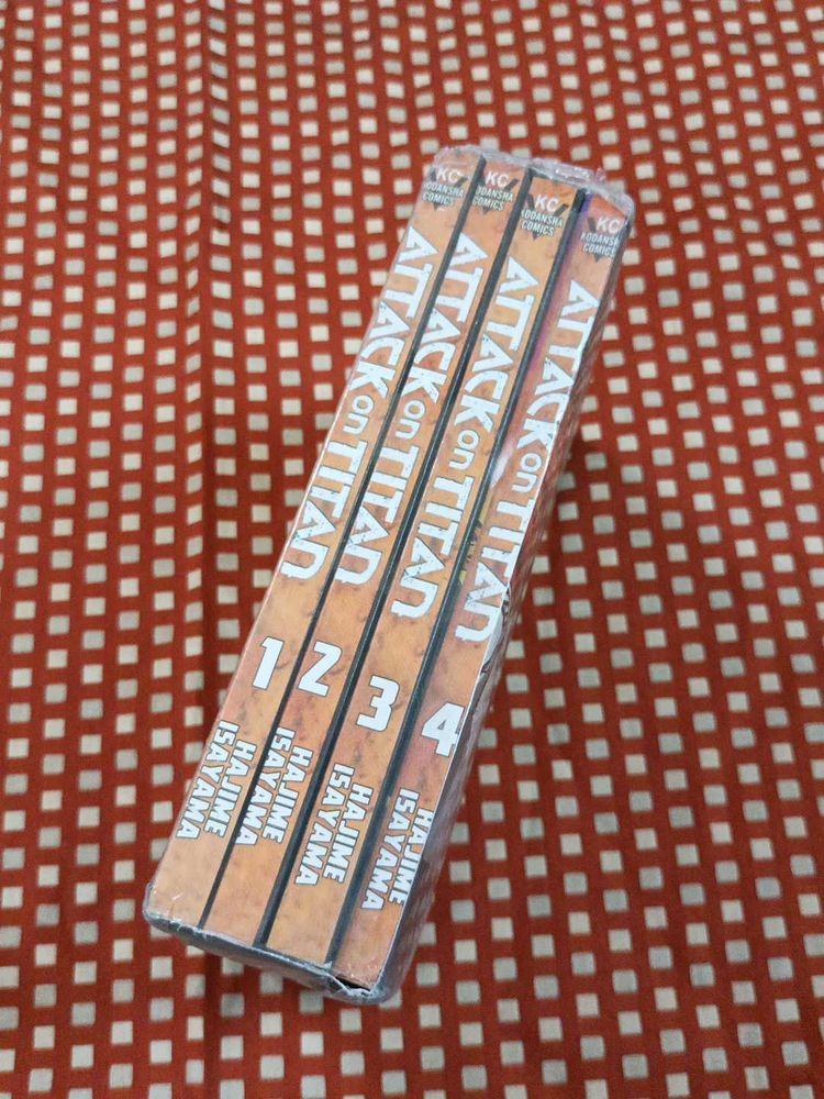 Attack On Titan 1-2-3-4 Box Set