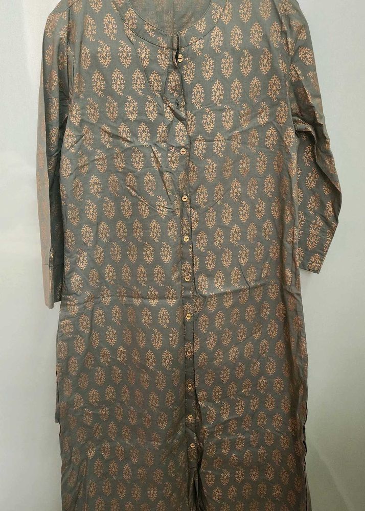 Selling Woman&#39;s Kurta