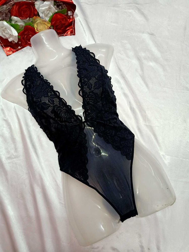 🖤Black Laced Bodysuit🖤