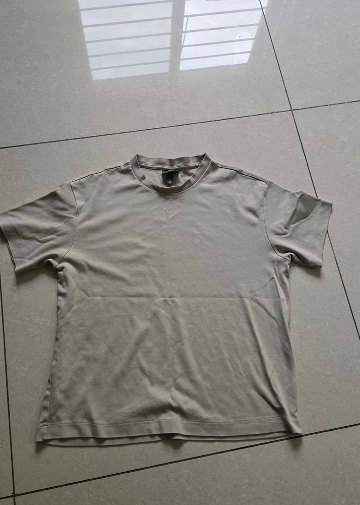 H&amp;M Beige Short Sleeve Tee