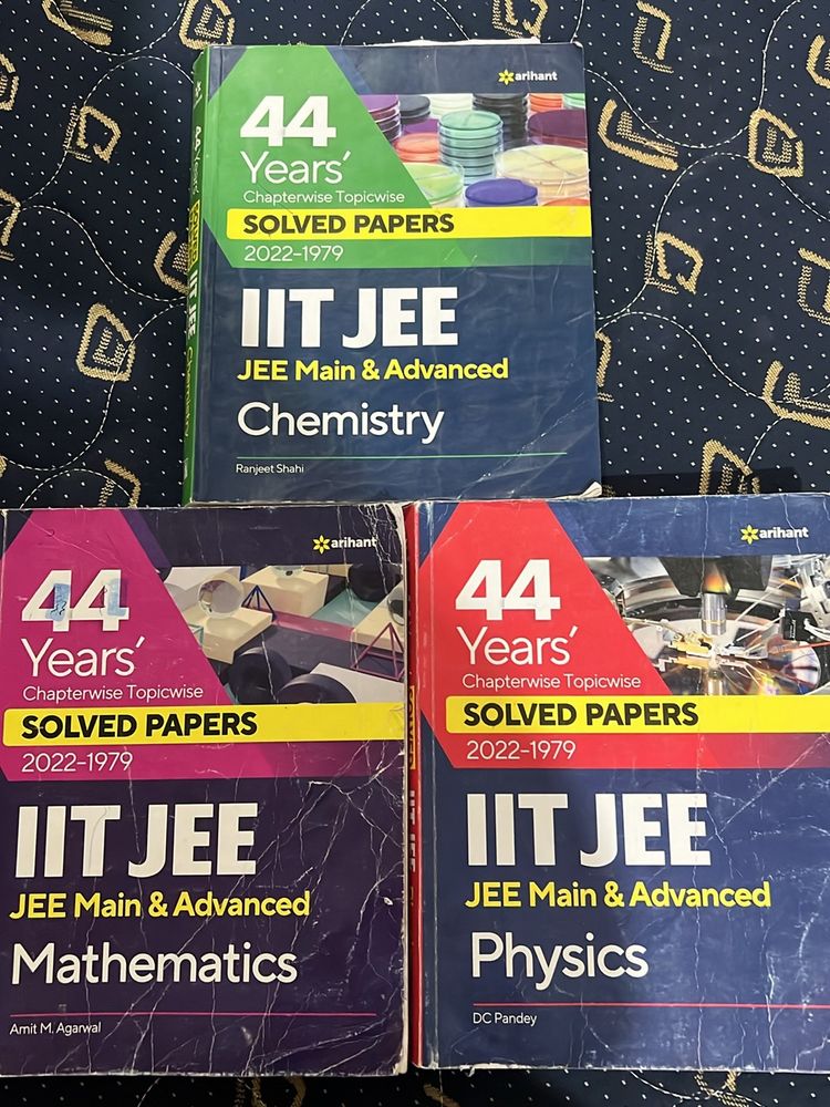 Arihant IIT-JEE 44 Years Solved Papers Pcm