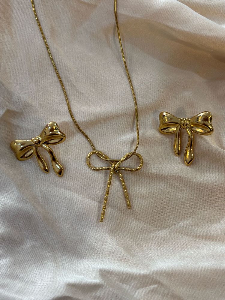 Anti Tarnish Gold Bow Necklace &amp; Earring Set