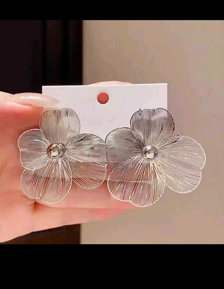 Silver Flower Earrings